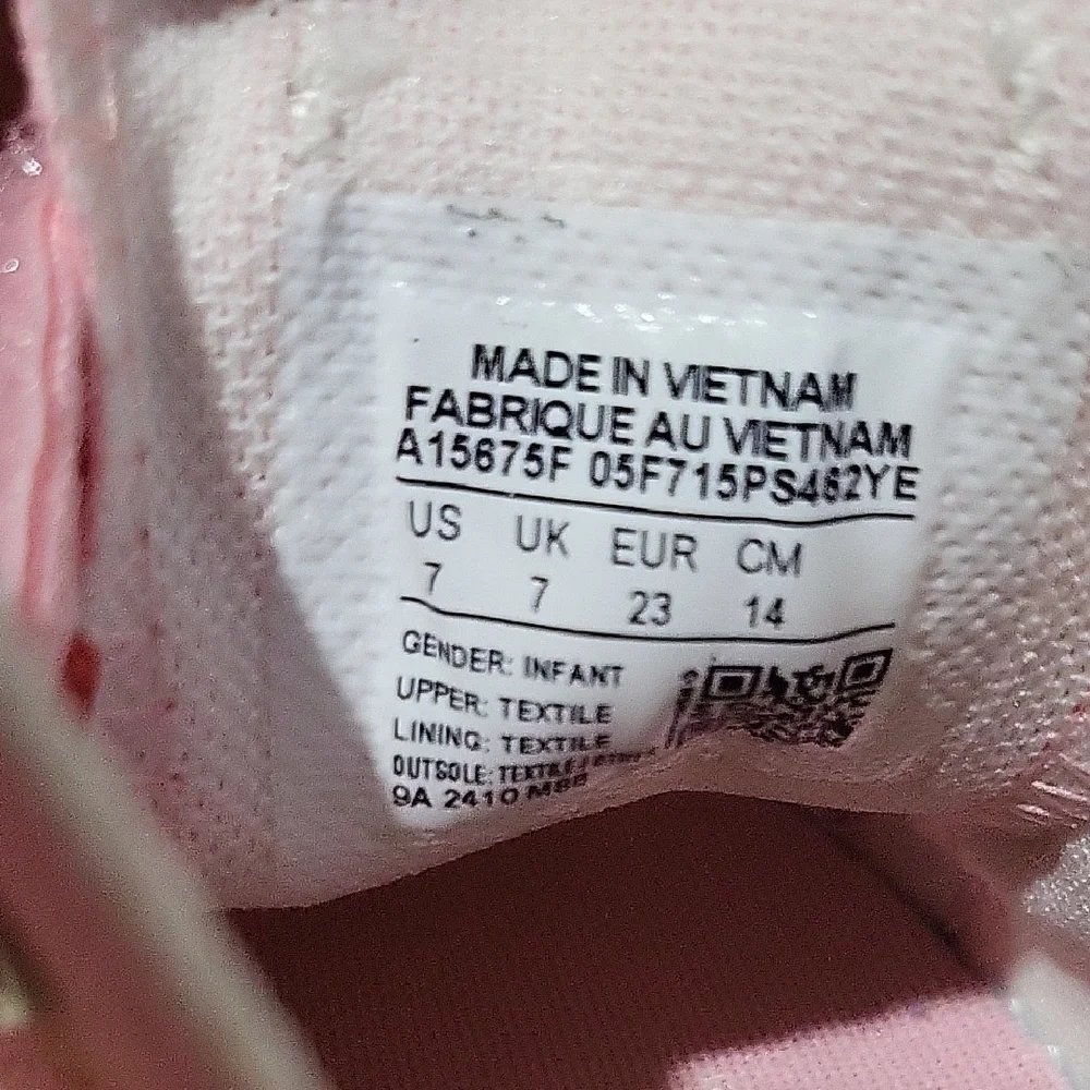 NEW Converse Love Me Lots Pink Shoes With Hearts/Roses Infant/ Toddler Size 7 - Picture 3 of 8